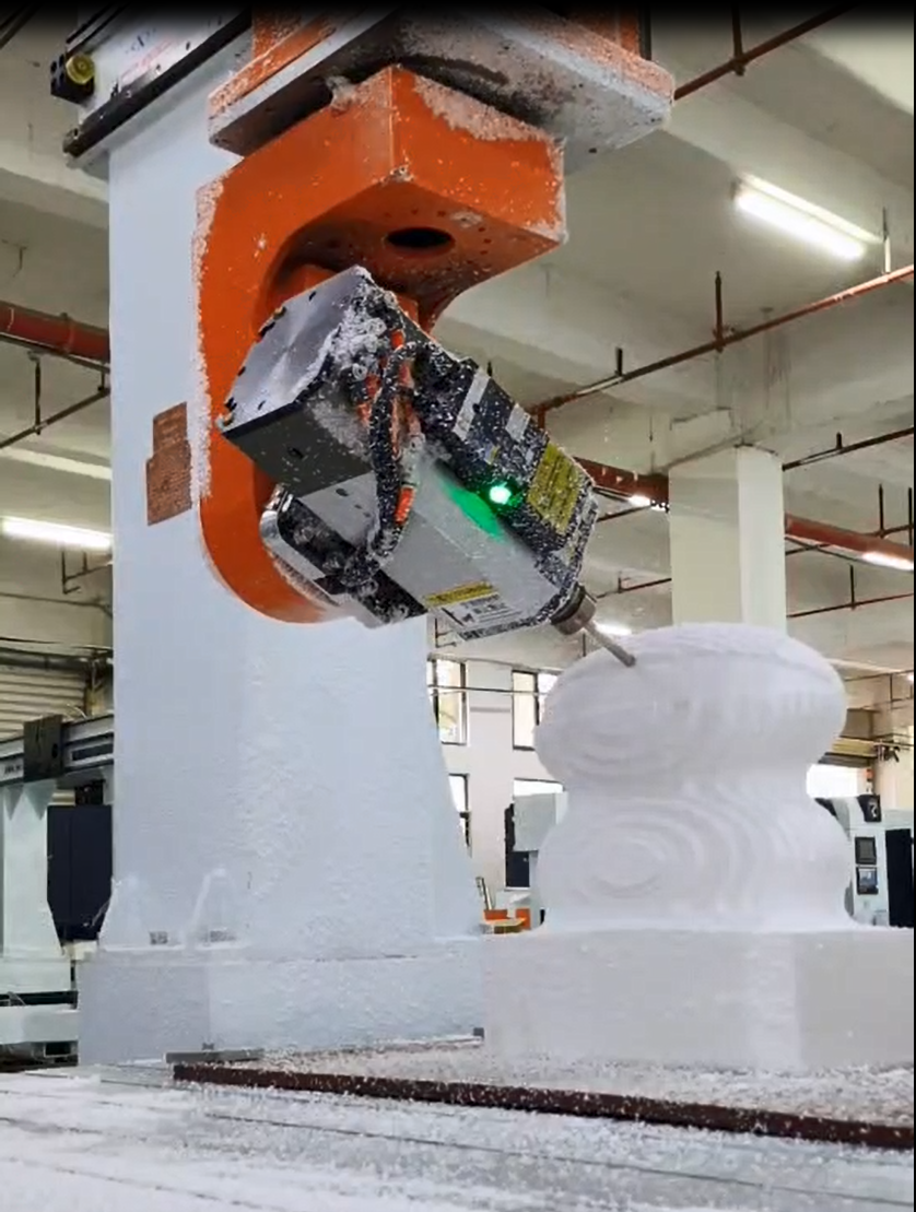 Máquina CNC de 5 ejes 