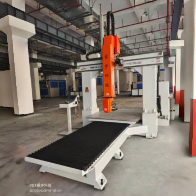 Máquina CNC de precisión de 5 ejes para mecanizado compuesto avanzado