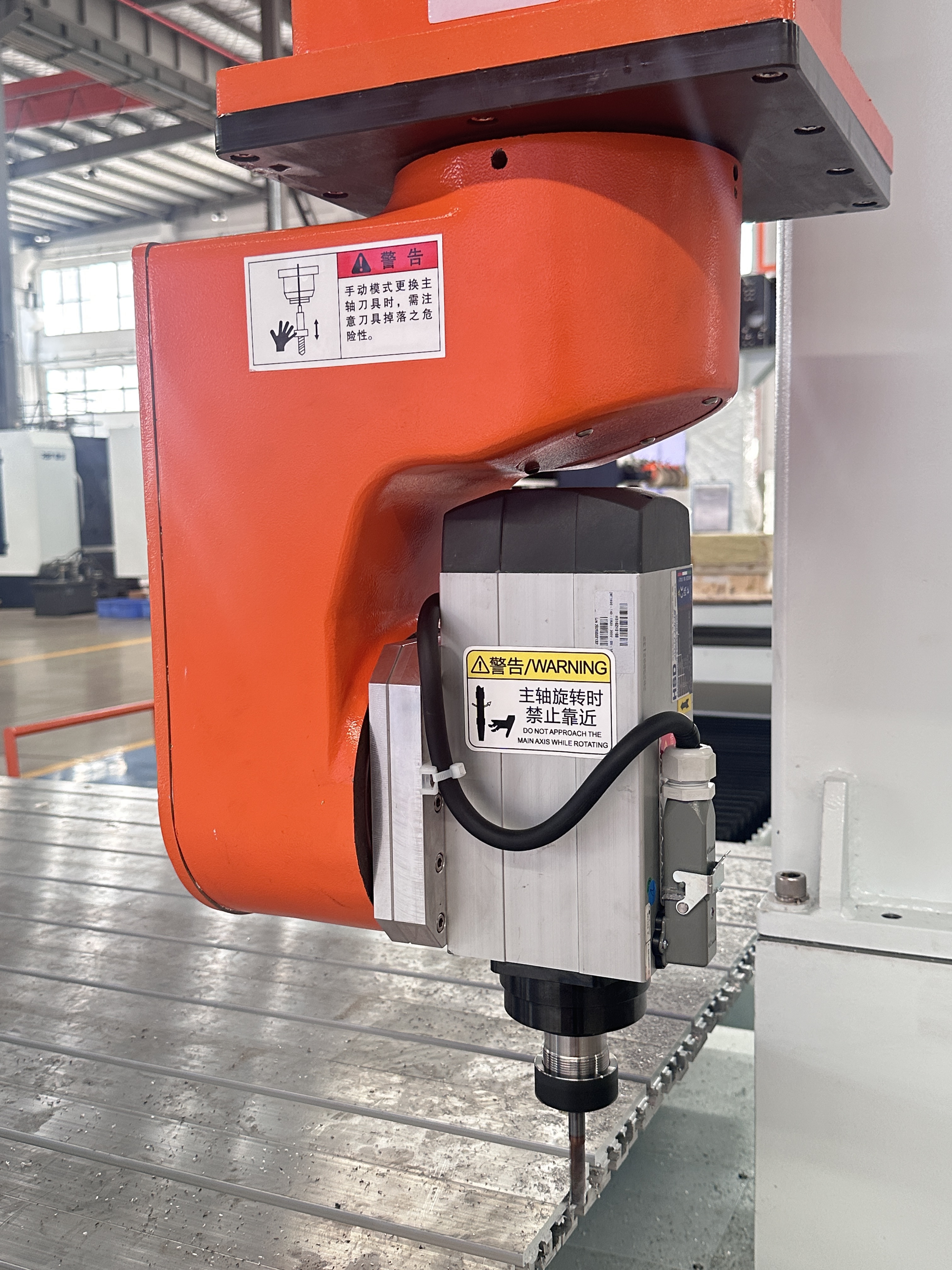 Máquina CNC de precisión de 5 ejes para mecanizado compuesto avanzado