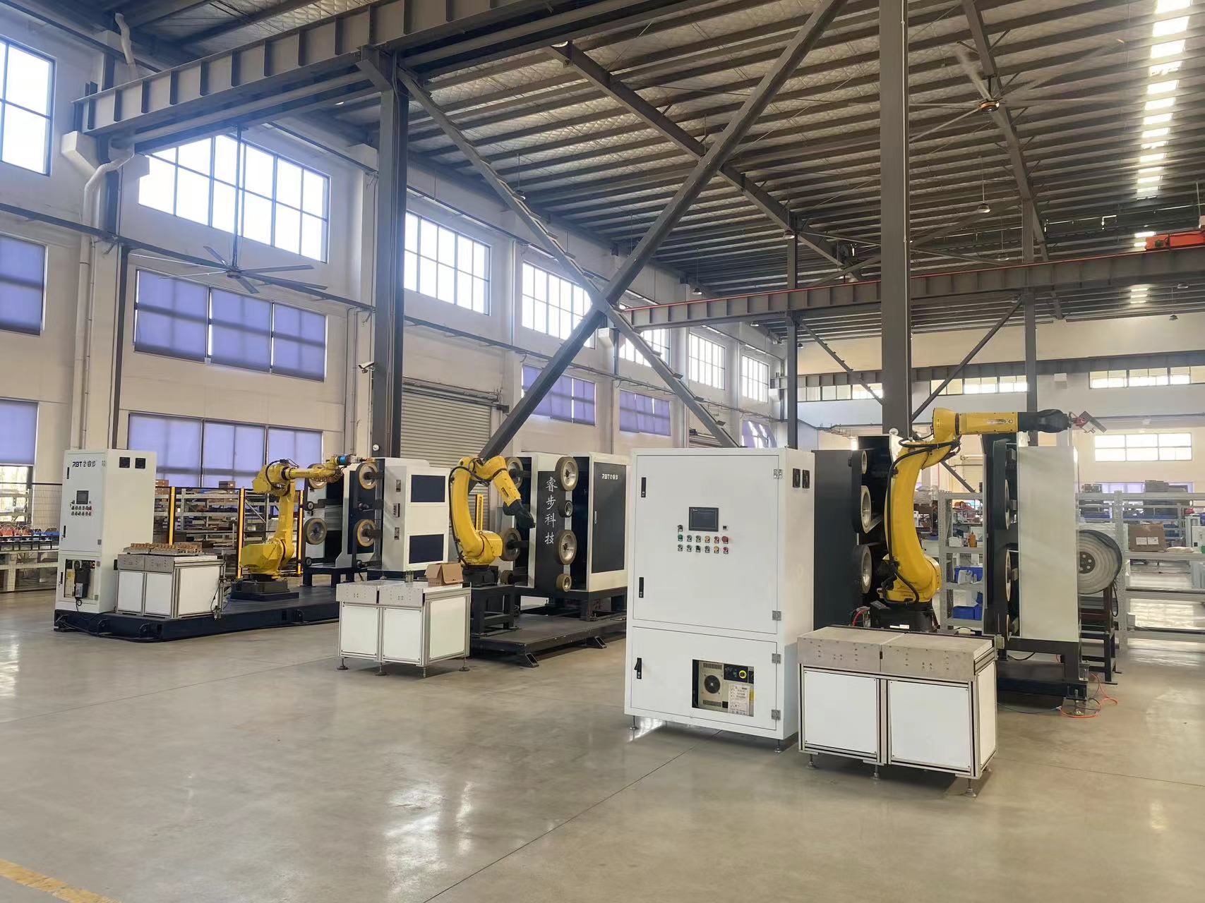 Máquina pulidora y rectificadora CNC robótica RBT para fabricación de grifos con aprobación CE 