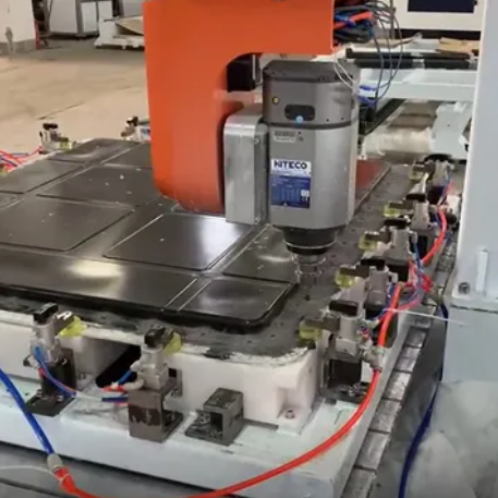 Máquina CNC de múltiples eje de alta velocidad para procesamiento de material compuesto