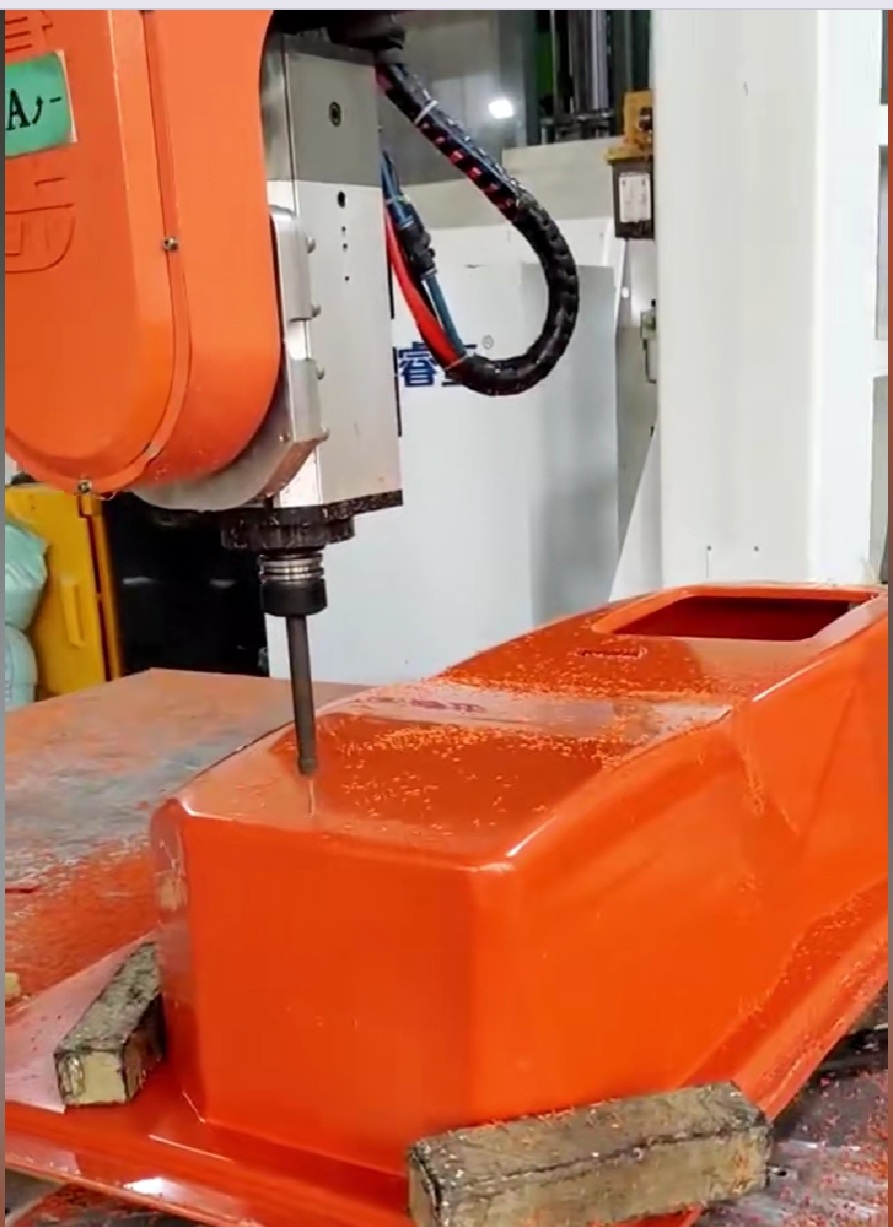Máquina CNC de 5 ejes con mesa giratoria para mecanizado de plástico